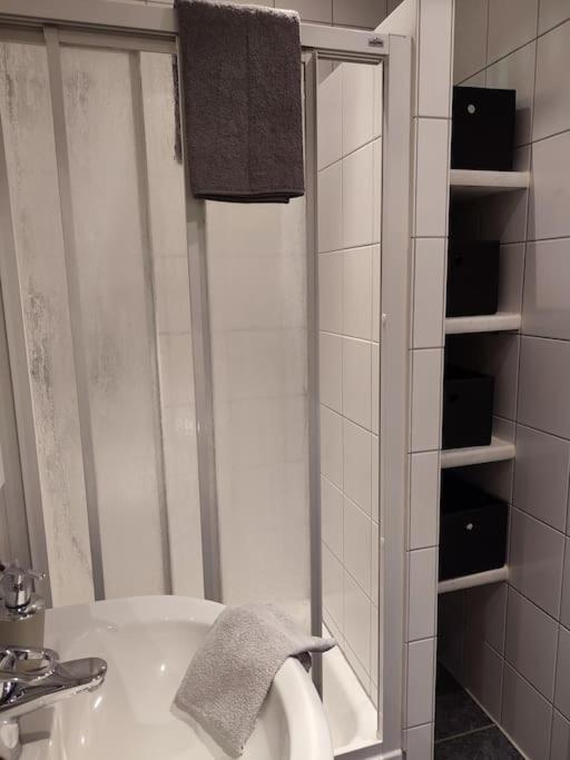 Gemuetliches Ferienapartment Mit Optionaler E-Ladesaeule Eichenzell Kültér fotó